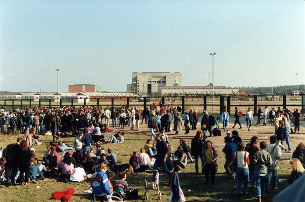 Demonstration at fence
