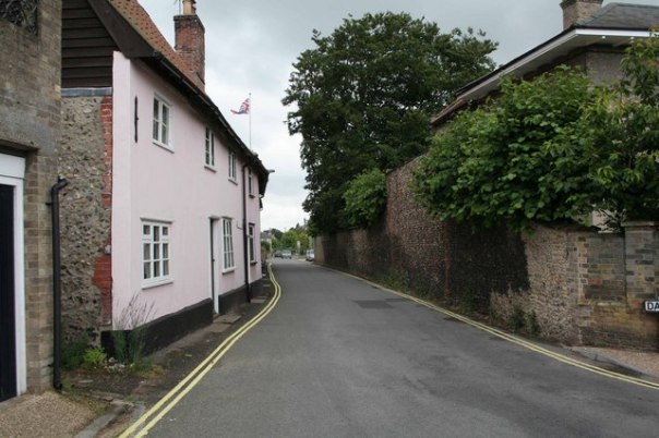 Narrow_road_Wickham_Market_-_geograph.org.uk_-_886246